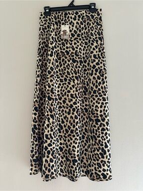 Sincerely Jules Leopard Print Animal Print Maxi Skirt - Beige & Black Size S